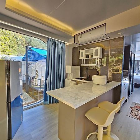 Galaxy X Hotel Type Caravan Glamping & Pension Pyeongchang Buitenkant foto