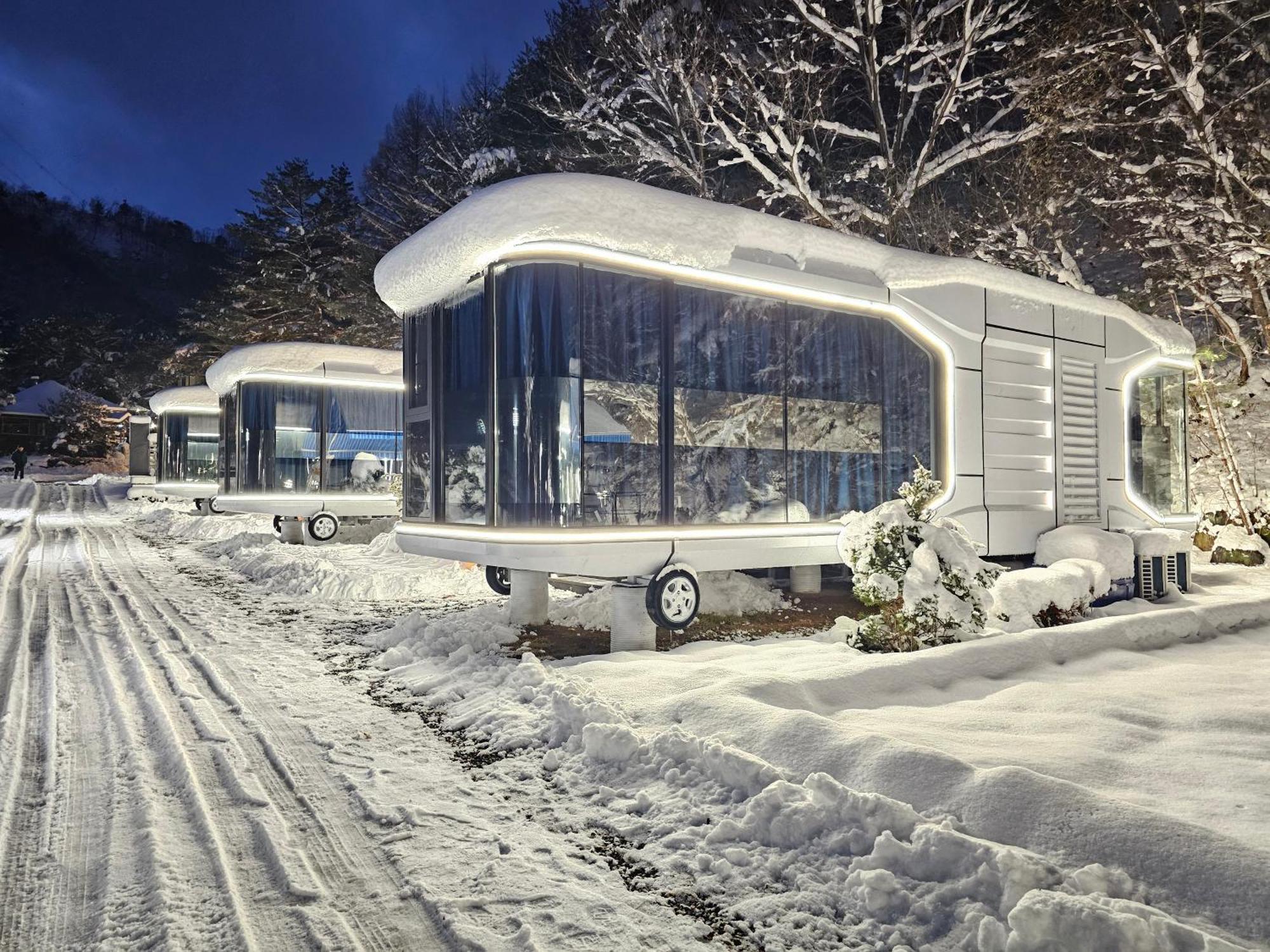 Galaxy X Hotel Type Caravan Glamping & Pension Pyeongchang Buitenkant foto