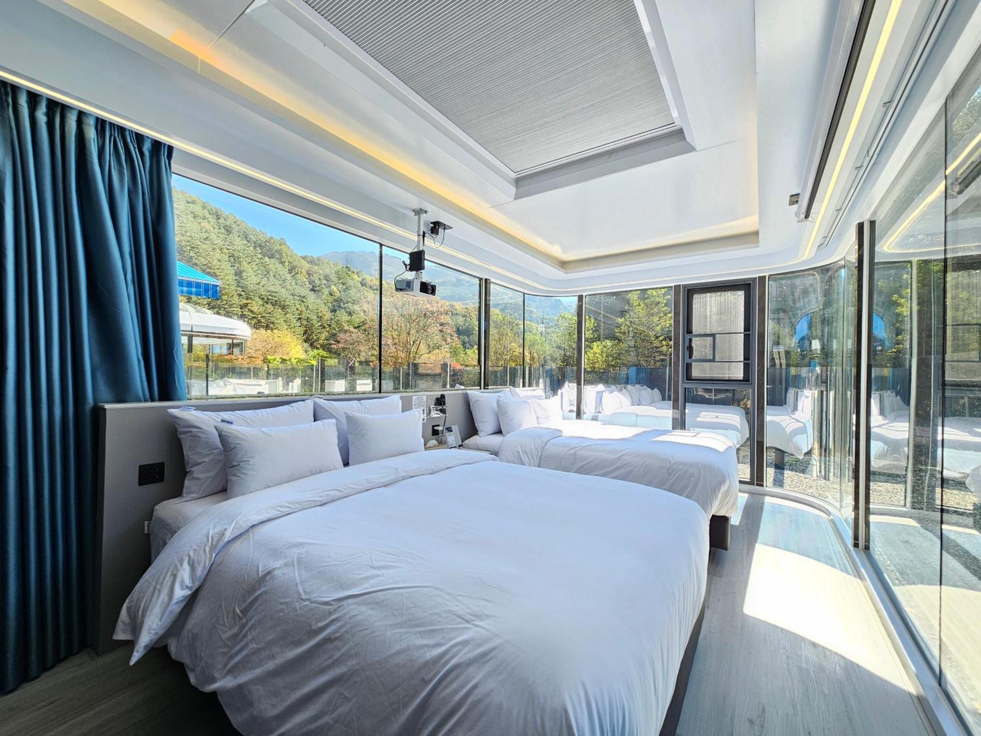 Galaxy X Hotel Type Caravan Glamping & Pension Pyeongchang Buitenkant foto